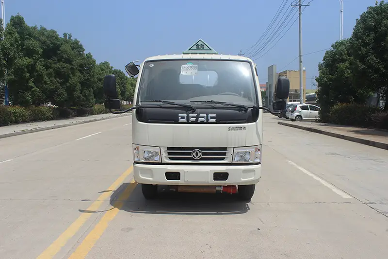 রিফুয়েলিং ট্যাংক ট্রাক